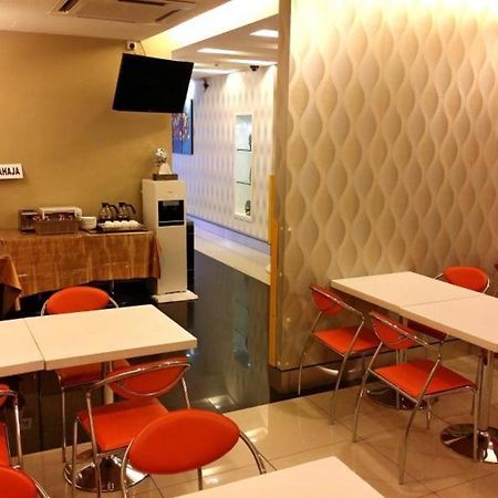 Mornington Hotel Medan Ipoh Esterno foto